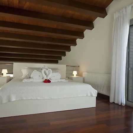 فيلة Palirries Villas